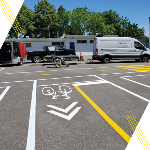 marquage cour d'écoles piste cyclables flèches sécurité élèves